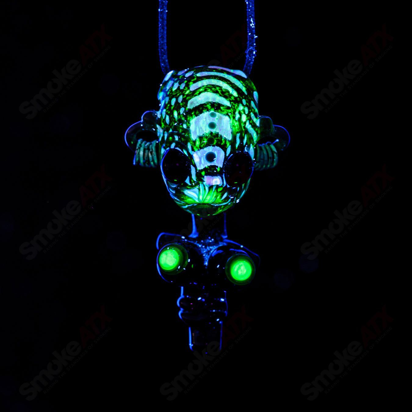 Alien Bondage Slave Pendant Bufo - Smoke ATX