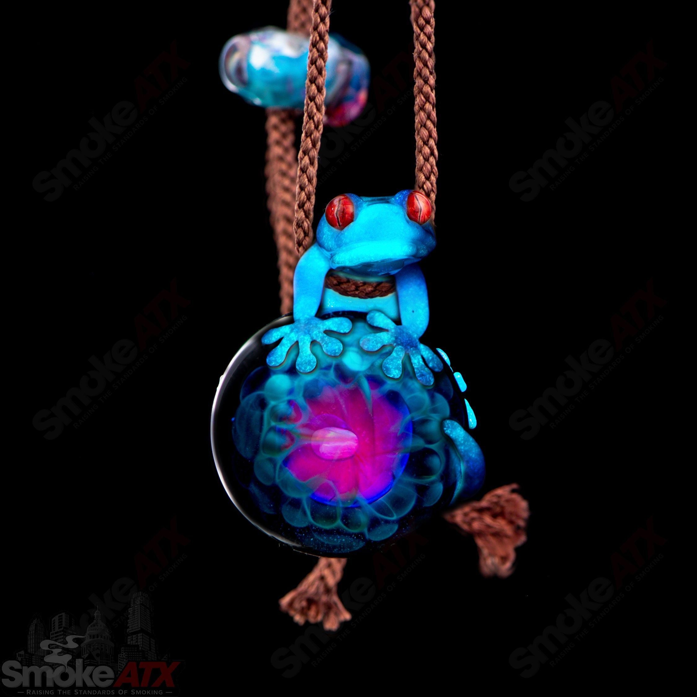 Gecko and the Sky Pendant Kengtaro Glass - Smoke ATX
