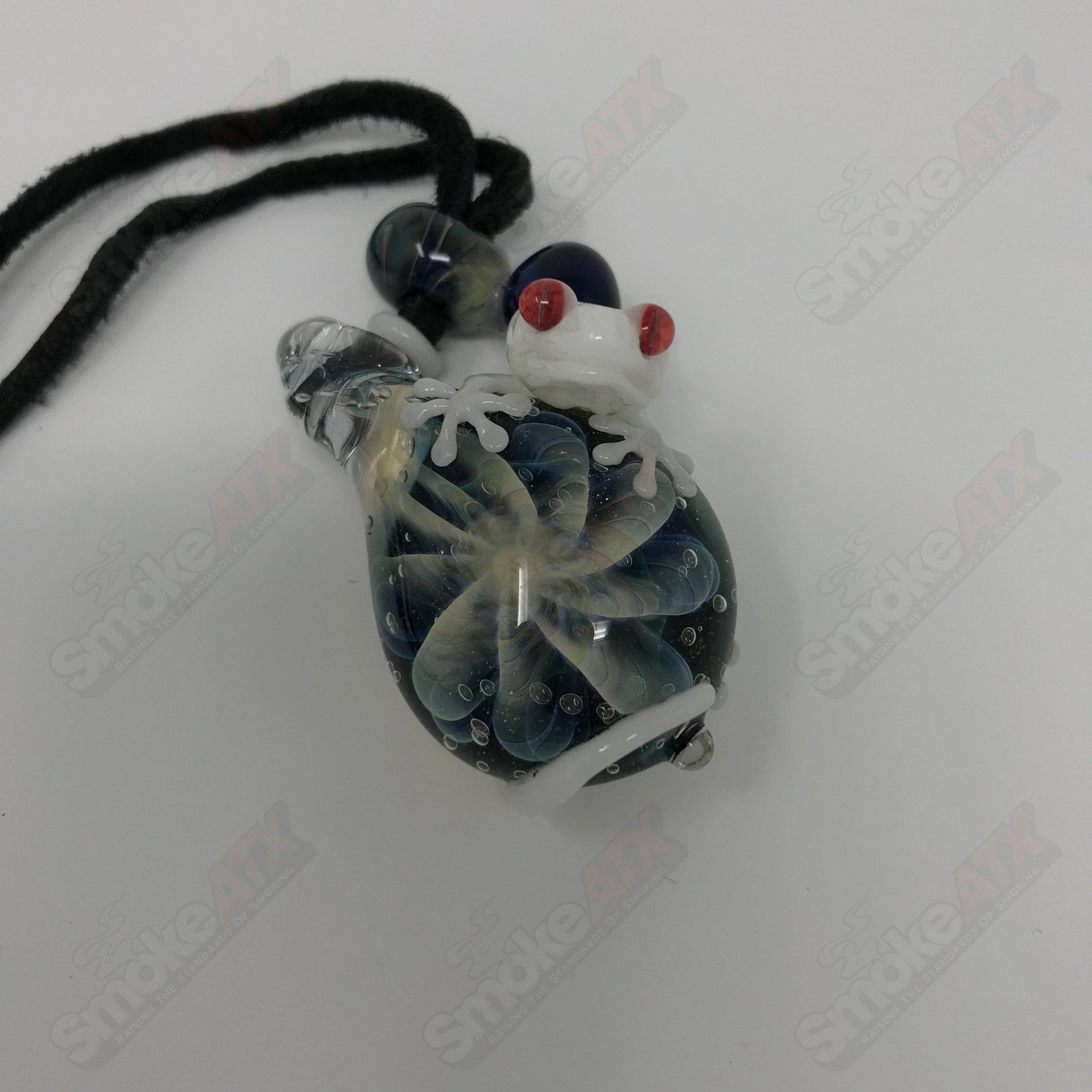 Tier 1 Pendant Kengtaro Glass Gecko 1 - Smoke ATX